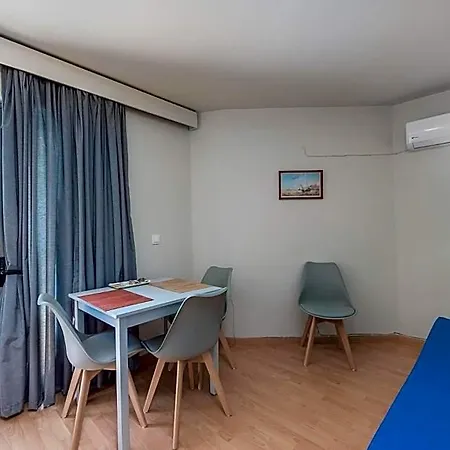 7palms Ξενοδοχείο 2*